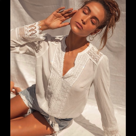 Lulus Tops - Lulus Bali daydream boho white blouse with tassel